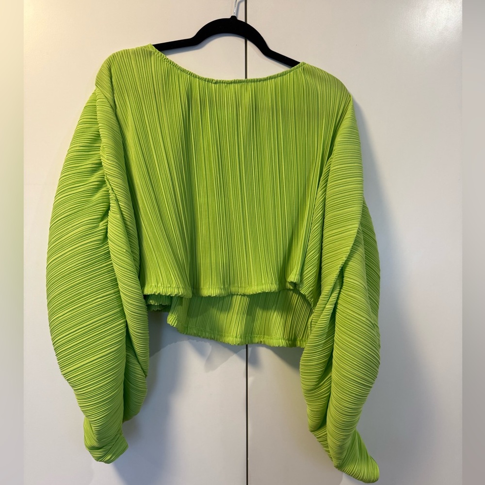 🎯 FUTURE COLLECTIVE - Gabriella Karefa-Johnson Pleated Drawstring Crop Top